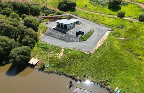 Ferguson Cottage | A peaceful Ferguson valley getaway close to MTB trails, wineries, and breweries