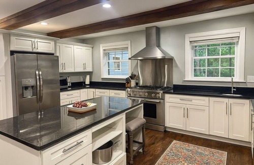 Ellendale House | A perfectly well balanced blend of City Amenities and Quiet Retreat