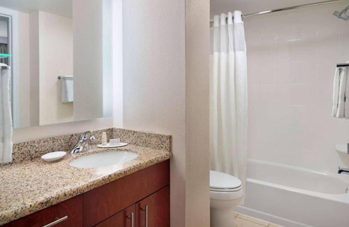 Alpharetta Hotel | A Place You'll Surely Enjoy! Full Kitchen, Free Breakfast, Pets Allowed