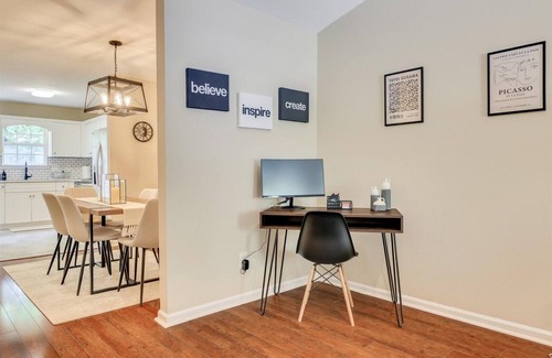 Evans House | A quiet space perfect for business and medical professionals.