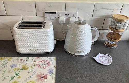 St Margaret's at Cliffe House | A relaxing holiday Bungalow with access to Gym/Pool/Sauna & great coastal walks.