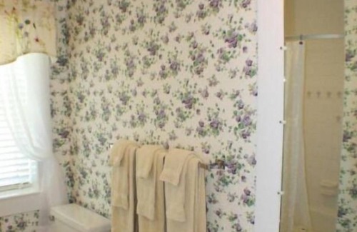 Ucross House | A Real Feel For The West! Onsite Dining and Recreation, Horseback Riding