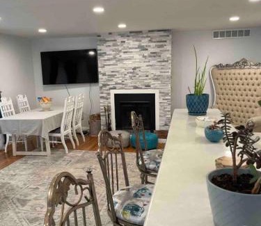 Washington Square West Apartment | A Regal Retreat- Exclusive Parking, Prime Location