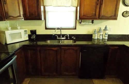 Dauphin Island House | A short walk to the Dauphin beach, 20% Discount for a month stay ,pets welcome