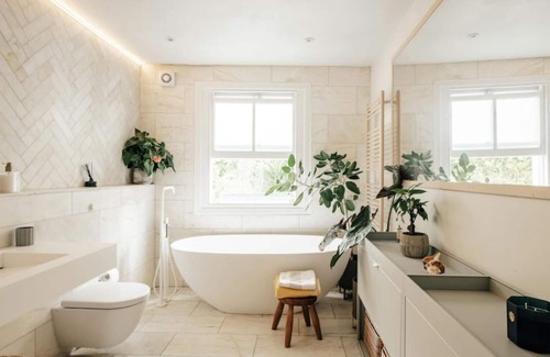 Leabridge House | A sophisticated large Hackney Town House perfect for family and friends