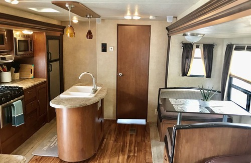 Spring Hill House | A Spacious 2bdr RV home near Beaches &Weeki Wachee & Tampa