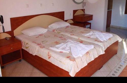 Anaxos Apartment | A spacious and bright studio with balcony