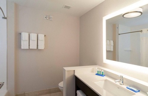 Griffin House | A Staycation to Remember! Great for Couples -S