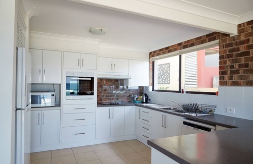 Mollymook Beach House | A stone's throw from Mollymook Beach