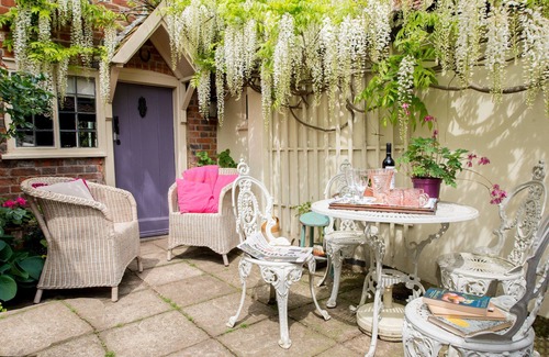 Saxmundham Cottage | A stunning character cottage in a Nature Reserve - Laundry Cottage