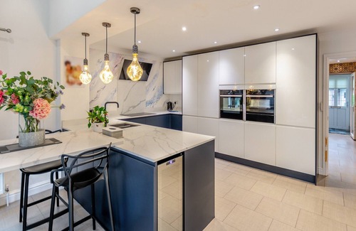 Knott End-on-Sea Cottage | A stunning, spacious, and detached property complete with hot tub and summer house with pool table.