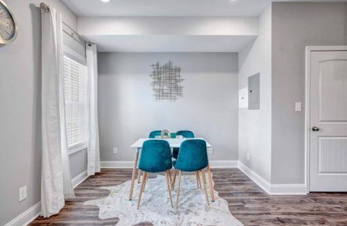 Clarksville Apartment | A Taste of Luxe *Upscale Condo*