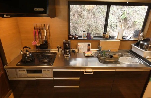 Katsuragi House | A thatchedroof farmhouse nestled in nature at the foot of Mount Koya/Ito-gun Wakayama