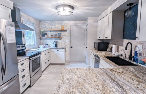 Manhattan House | A Tranquil hideaway near Tuttle Creek Laken