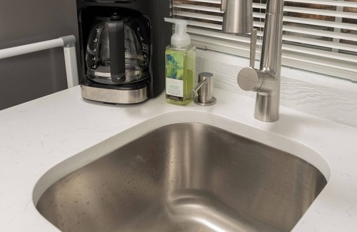 Crane Hill House | A tranquil Tiny House on Lewis Smith Lake