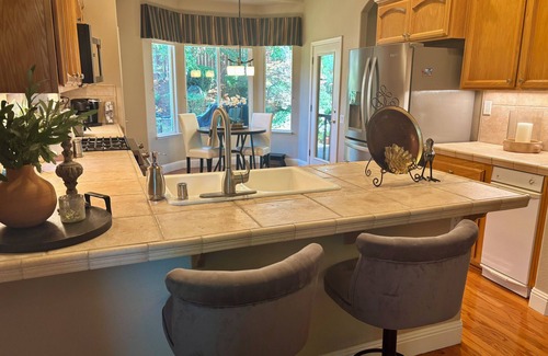 Whitney Oaks House | A True Oasis