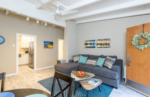 South Redondo Apartment | #A Updated 2 bed, 1 block to Beach, Esplanade, Riviera Village shopping!