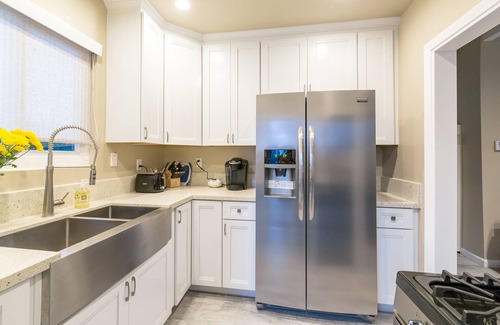 South Redondo Apartment | #A Updated 2 bed, 1 block to Beach, Esplanade, Riviera Village shopping!