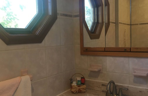 Stoneham House | A Vibrant and Welcoming Cozy Home for your visit to Boston!