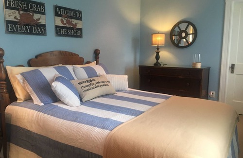 Stoneham House | A Vibrant and Welcoming Cozy Home for your visit to Boston!