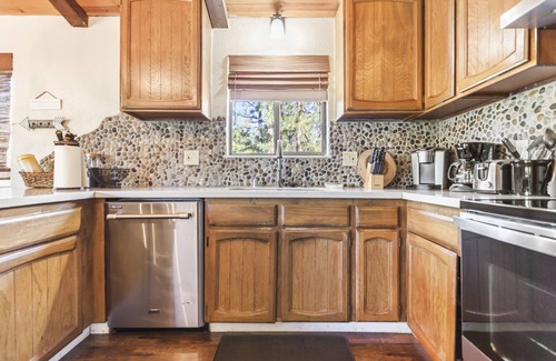 Groveland Cabin | A View Above the Pines at Pine Mountain Lake