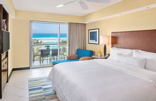 La Isla Resort | A week-long beachfront vacation at the Westin Lagunamar Cancun 2BR Lock-off