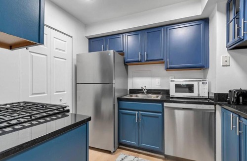Towson Apartment | A WELL SEASONED APT IN TOWSON MD.WALKING DISTANCE TO EVERYTHING.