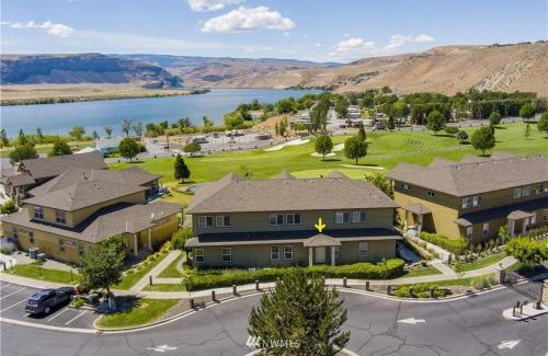 Quincy House | A03-Livin' Life on the Golf Course Sunserra