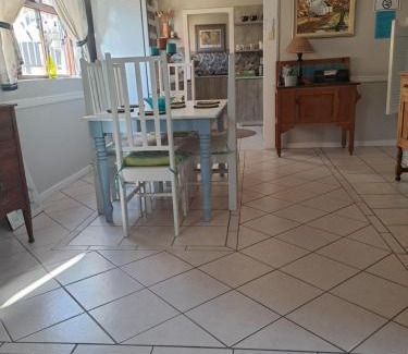 Wavecrest House | A1Bay View Guest House Cottage & Apartment SEA FACING