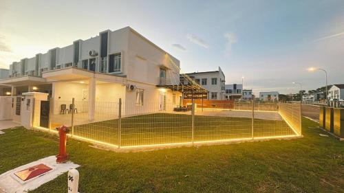 Tebrau House | A27 Royal Dato Onn 2 Party House Corner Lot 15Pax