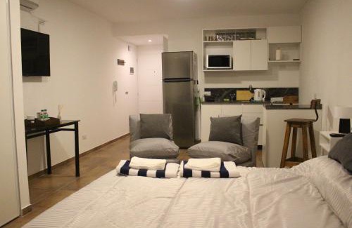 Saavedra Apartment | AA Naon apart