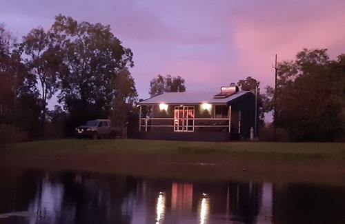 Berry Springs RV Rental | AAOK Lakes Resort & Caravan Park