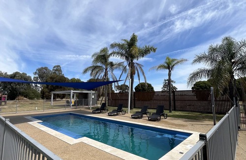 Mulwala Cabin | Aaroona Resort private cabins close to the shores of Lake Mulwala