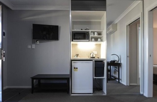 Parkes Hotel | Aastro Dish Motor Inn