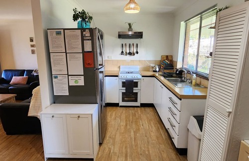 Abbey House | Abbey Beach Cottage, Busselton - By The Beach - Pet Friendly
