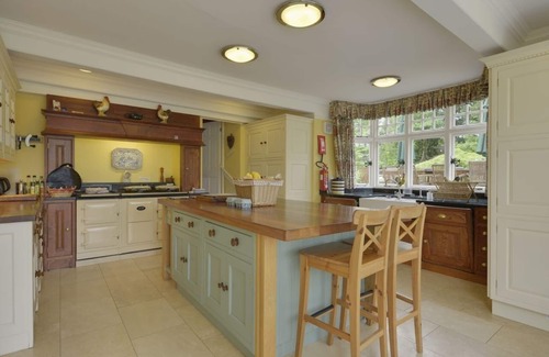Honiton Cottage | Abbots Manor