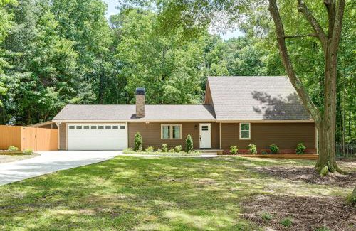 Alpharetta House | about 1 Mi to Dtwn Alpharetta Home with Screened Porch!