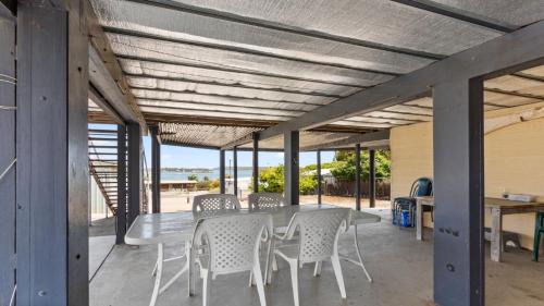 Lake Wangary House | About Windward - Budget Property With Million Views