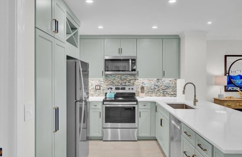 Isle of Palms Condo | "Above All Else" at 403 Summer House|Phenomenal Oceanfront|Renovated 2024|Large Deck with Outdoor.