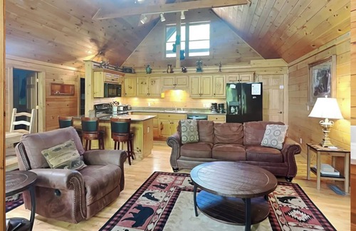 Black Bear Falls Cabin | ABOVE THE CLOUDS! 4 Bedroom in the Smokies!