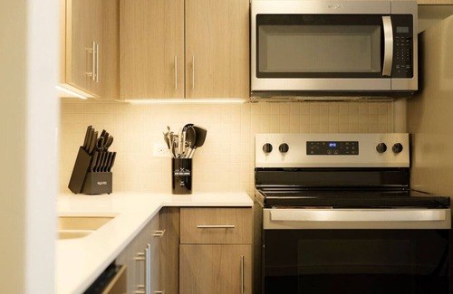 Washington Apartment | Above The Roots | Classy 1BD Escape