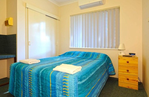 Tarcoola Beach Hotel | Abrolhos Reef Lodge