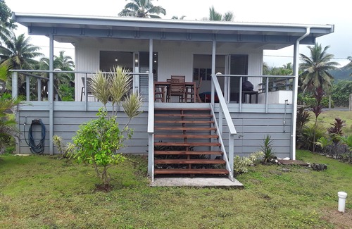 Rarotonga House | Absolute Beachfront - A touch of Paradise