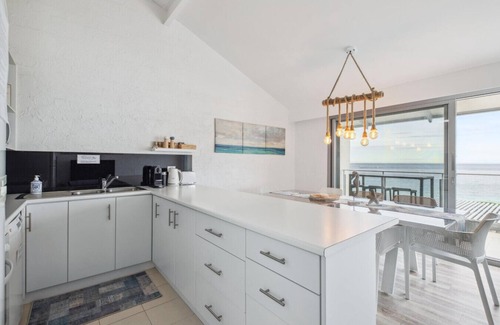 Ledge Point Apartment | Absolute beachfront villa, Ledge Point