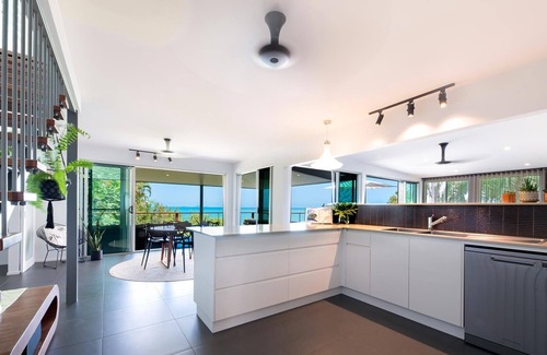 Airlie Beach House | Absolute Ocean Front Coastal Home