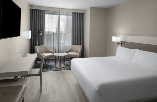 Downtown Hotel | AC Hotel St. Louis Clayton