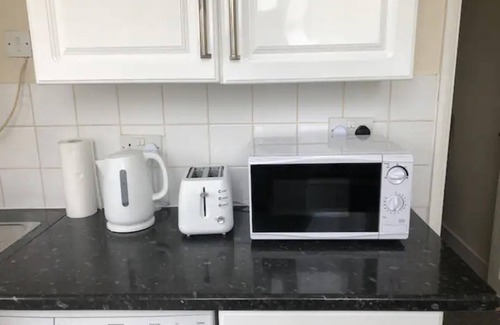 Rochford Apartment | Ac Lounge 115 1-bed Apartment in Rochford