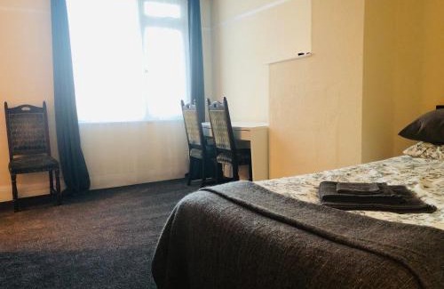 Rochford Apartment | AC Lounge 119a