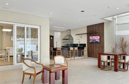 Enseada House | AC - Piscina - 1 Suite com banheiro - 200m do mar