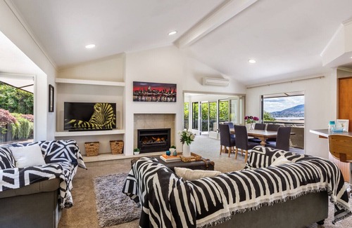 Acacia Bay Apartment | Acacia Bay Views - Large Family Home with Stunning Views